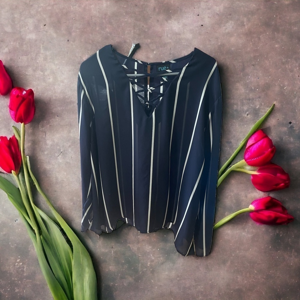 Size 3X Rue + blue and white blouse